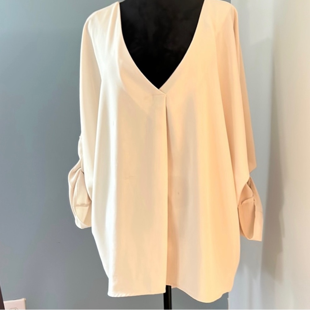 STUNNING TAB SLEEVE LIGHT AND AIRY HIGH LOW TUNIC
